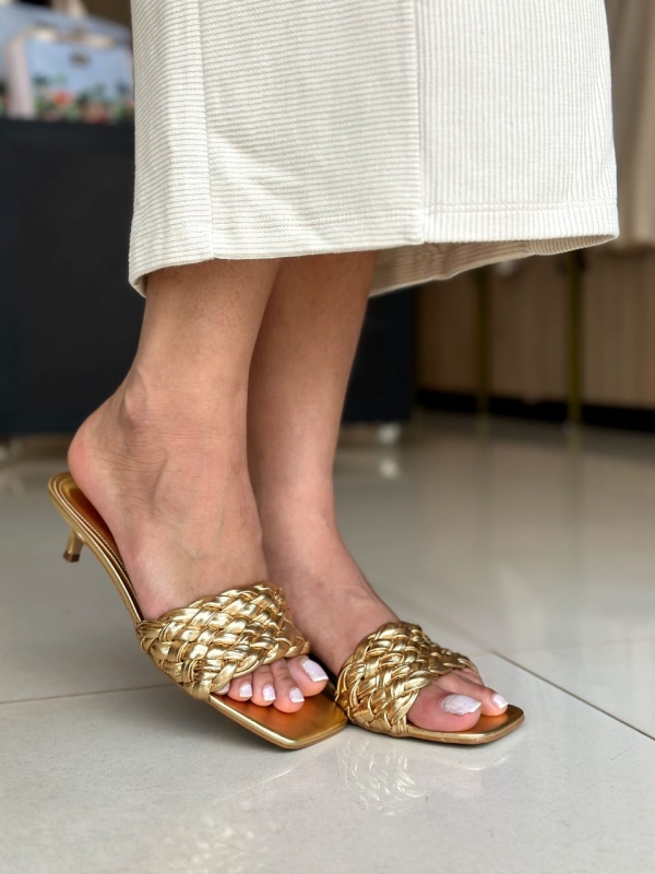 Sandalia Mule Salto Médio E Tramado Lança Perfume LP