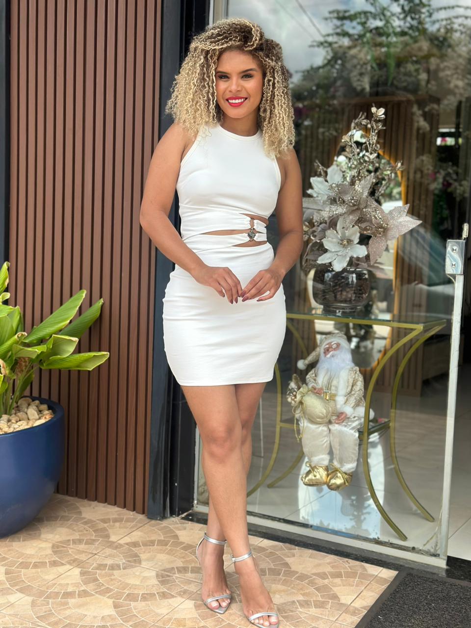 LP VESTIDO CURTO SEM MANGAS COM CUT